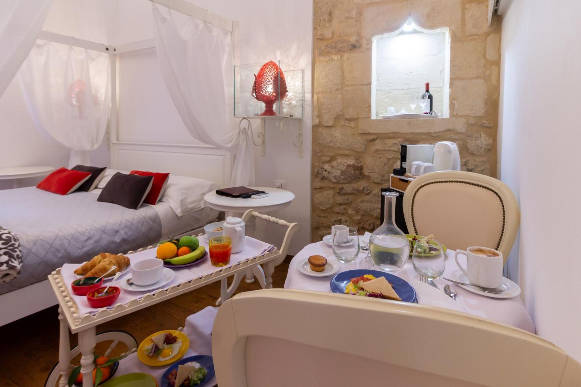 Le Nicchie Luxury Rooms Lecce Exterior photo